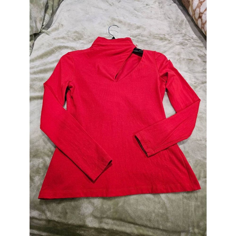 Boston and proper cutout neck shirt size xxs